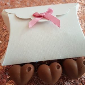 Scallop Edged Pillow Box